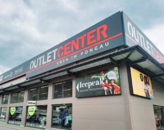 (C) Outletcenter Eben